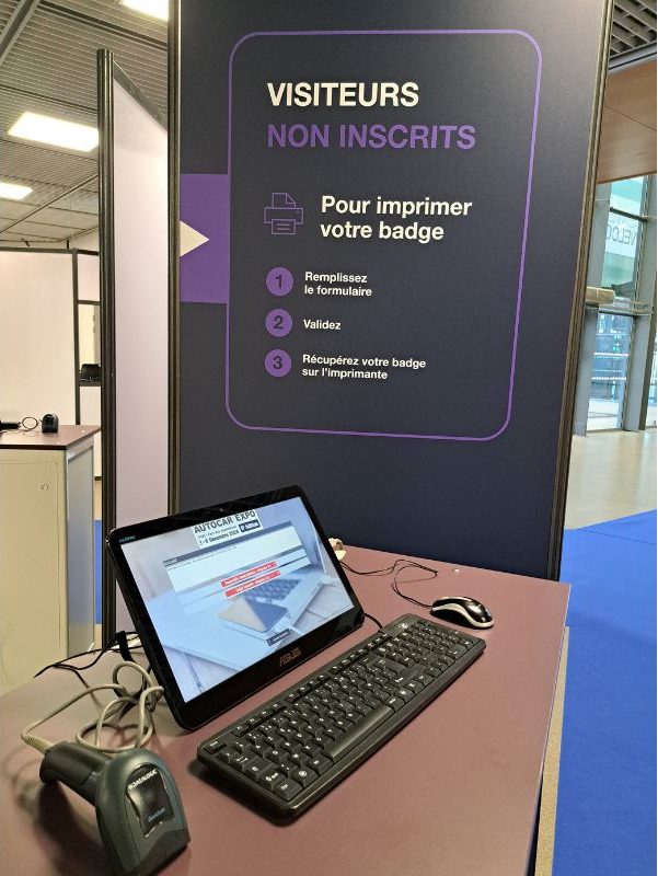 Borne d'inscription et d'impression de badge pour les visiteurs non inscrits